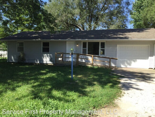 Building Photo - 3 br, 1 bath House - 425 N Russell