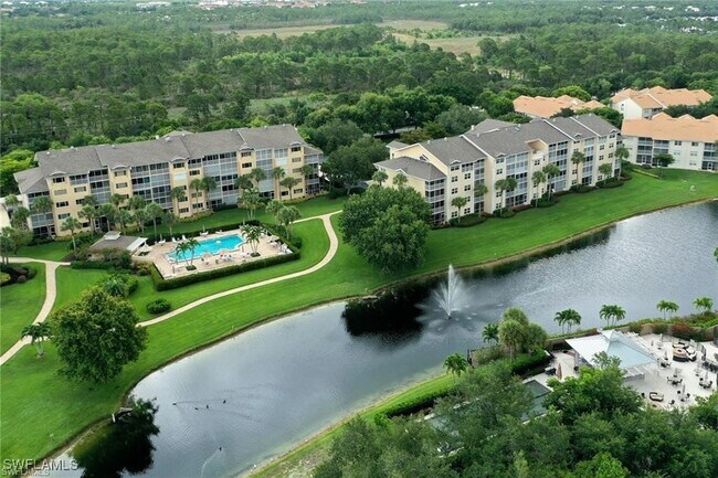Foto del edificio - 300 Horse Creek Dr