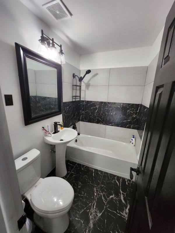 Building Photo - 213 SW 2nd Ct