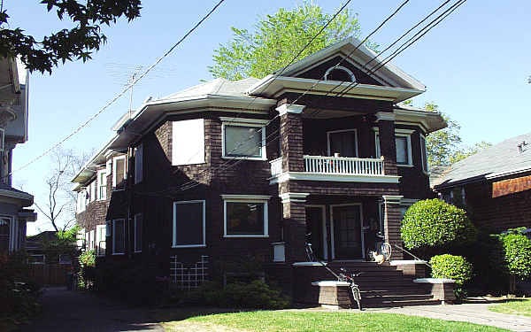 Foto del edificio - 1241 Division St