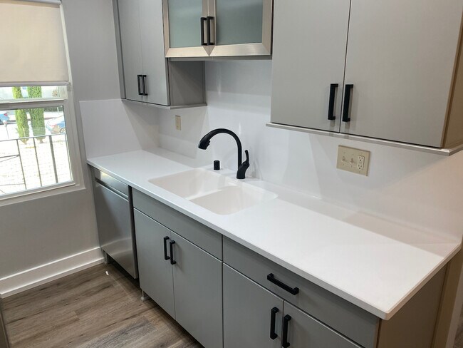 Foto del edificio - 14954 Moorpark St