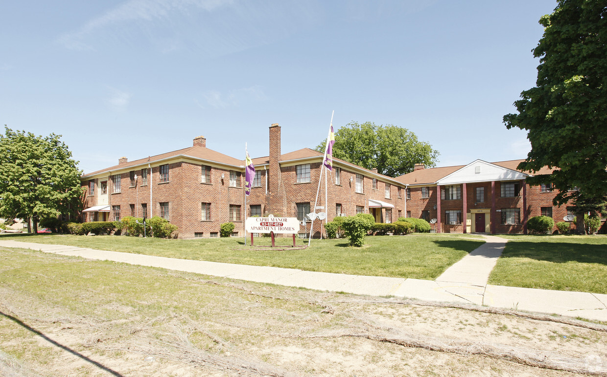 Primary Photo - Capri Manor Apartments