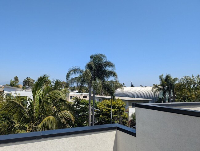 Building Photo - Horizon Real Estate Management Group
