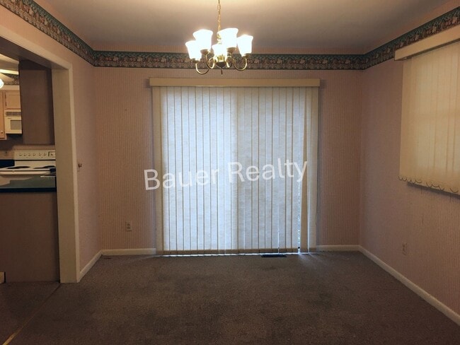 Building Photo - Three Bedroom, Southside Ashland