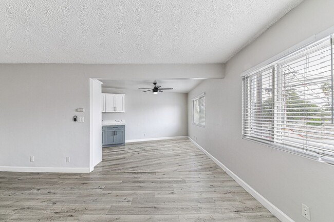 Foto del edificio - 125 E Spring St