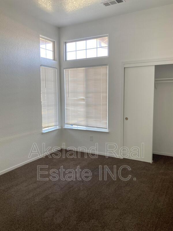 Building Photo - 116 Wawona St