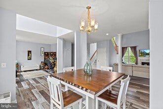 Building Photo - 45370 Barefoot Dr