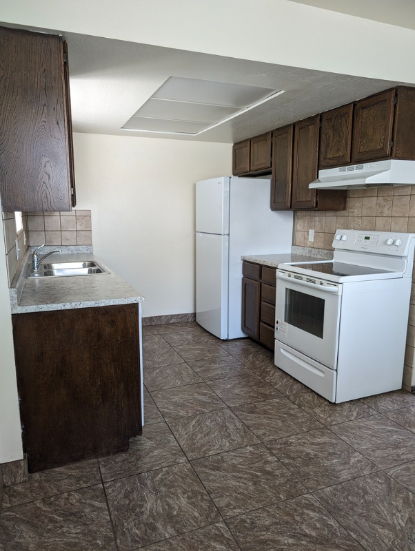 Building Photo - 516 Leona Ln