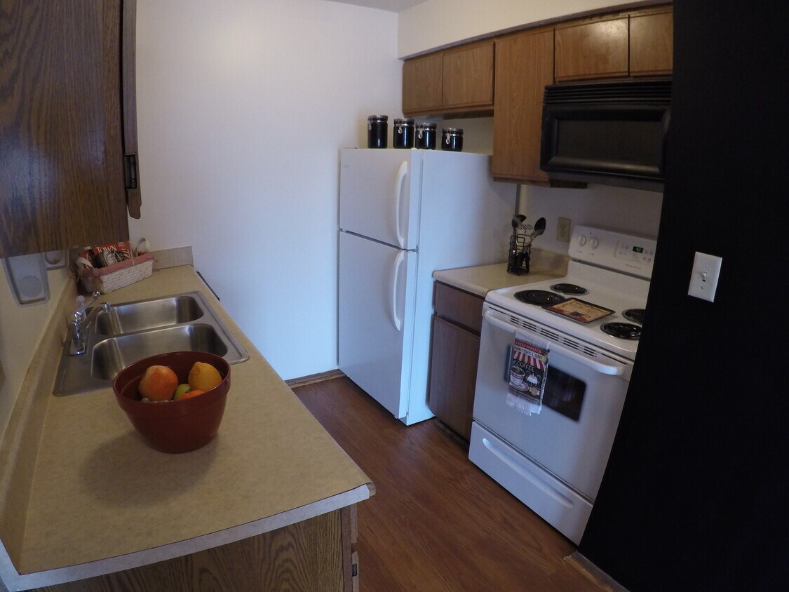 Kitchen - 248 Marsteller St