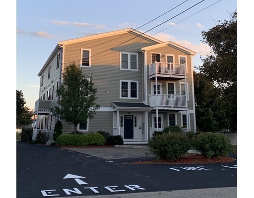 Building Photo - 10 Malta St