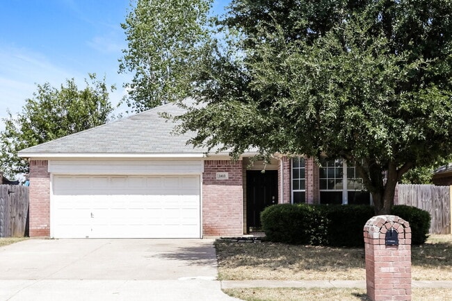 Building Photo - 2413 Wildwood Ln