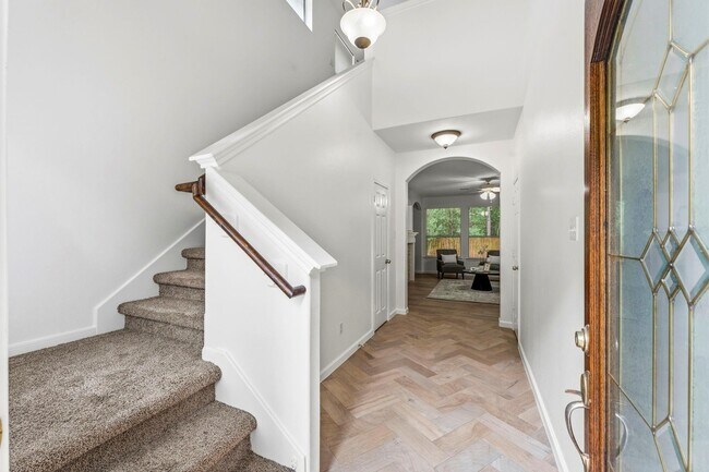 Foto del edificio - 103 Ledgestone Pl