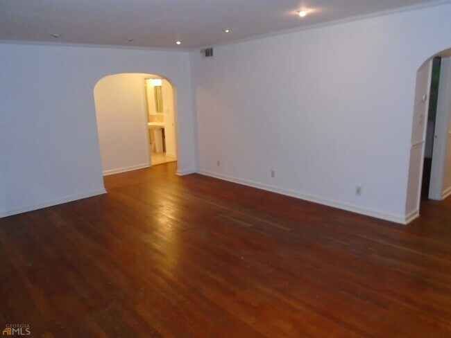 Foto del edificio - 1365 Scott Blvd