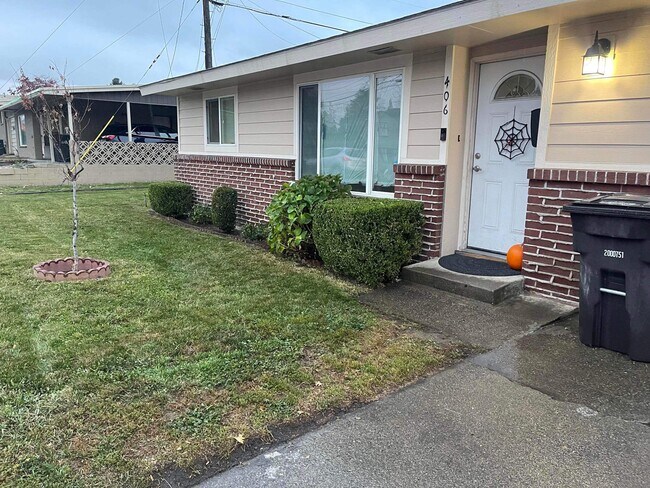 Building Photo - 406 N 40th Ave