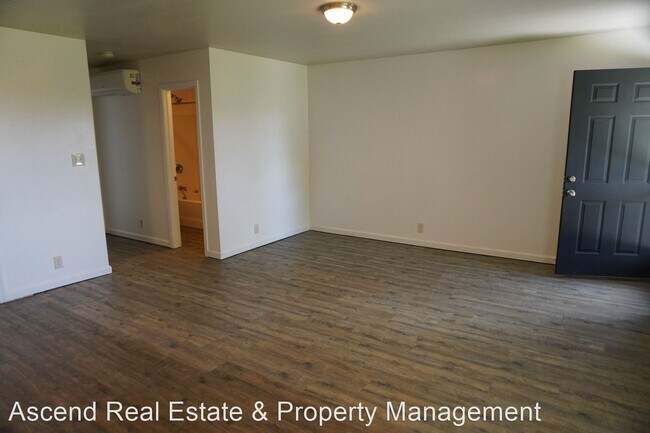 Building Photo - 2 br, 1 bath House - 10828 Tamarron Drive #B
