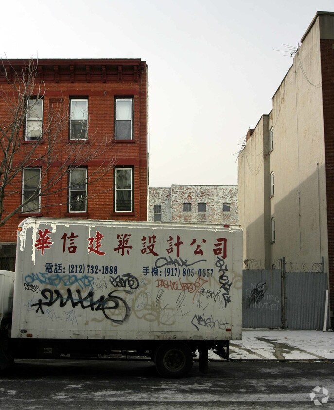 Foto del edificio - 12-14 Clermont Ave