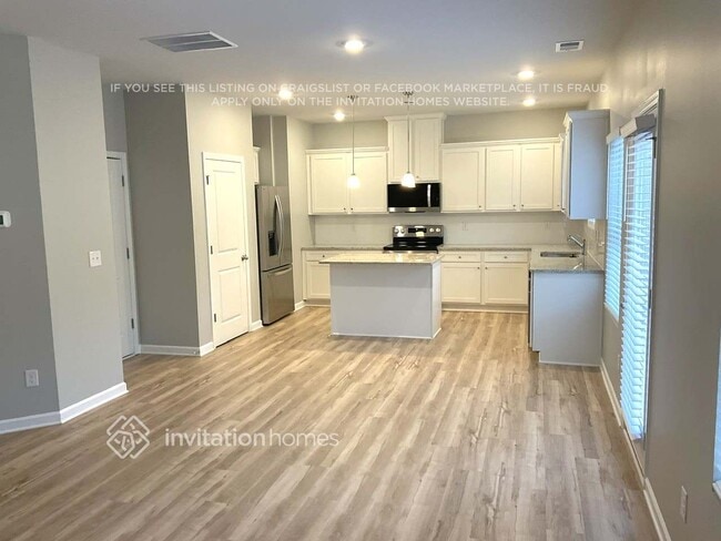 Building Photo - 107 Streambank Ct