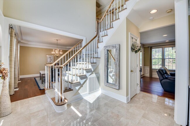 Foto del edificio - 211 Kestwick Dr W