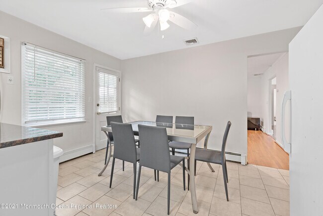 Building Photo - 404 Brookside Ave