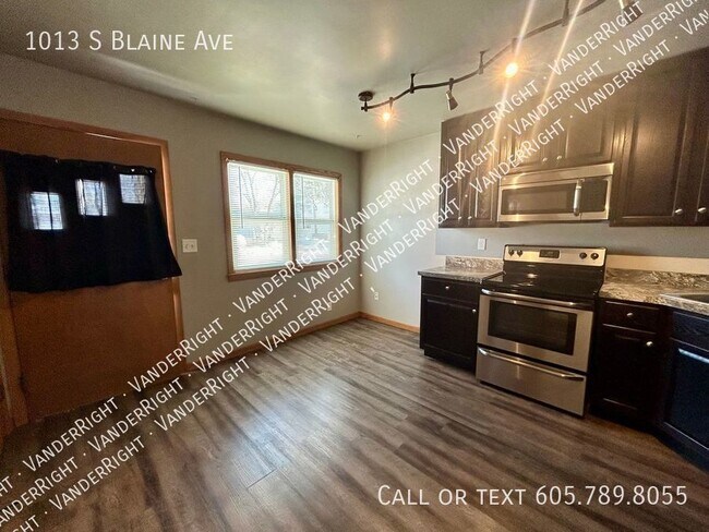 Foto del edificio - Updated 2 Bedroom Duplex!