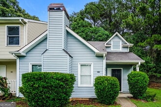 Building Photo - 2318 Wellington Cir