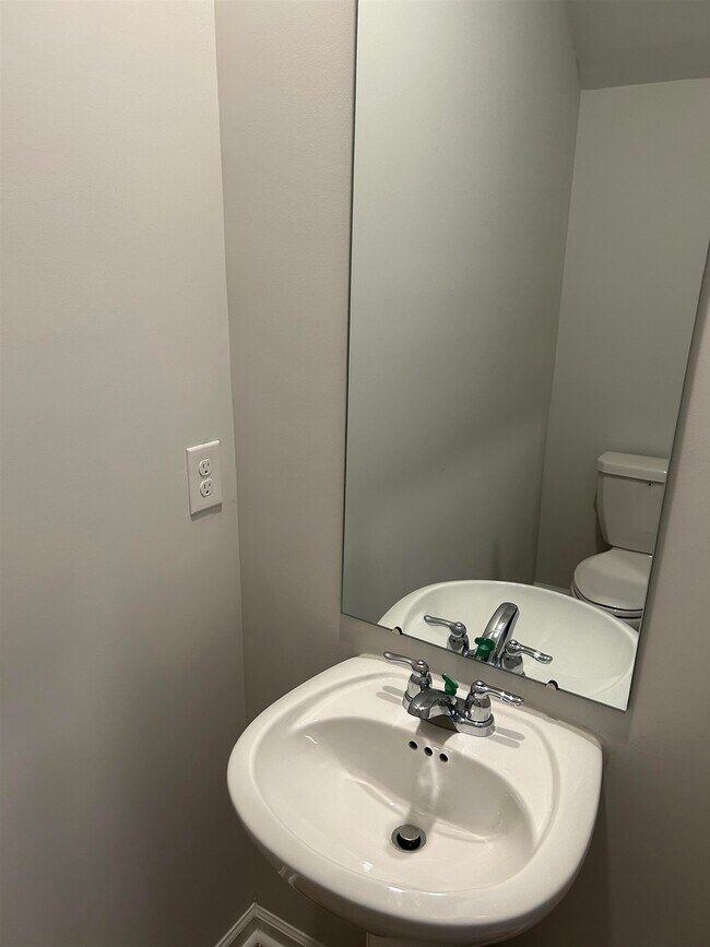 Foto del edificio - 236 Timber Oaks Dr