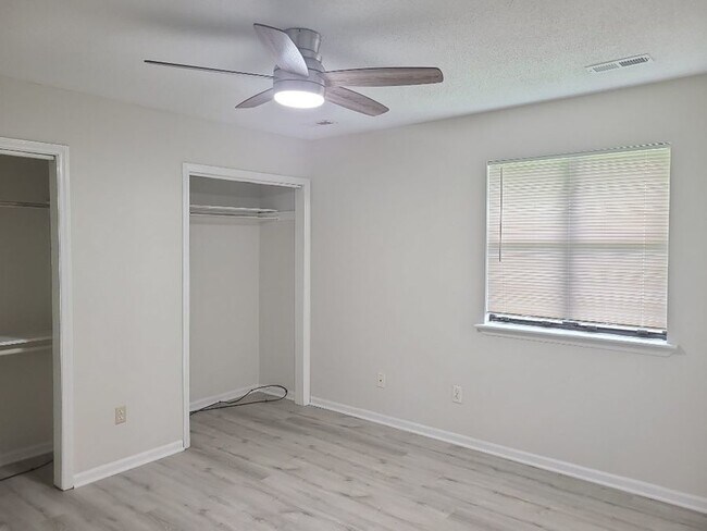 Building Photo - 2837 Seclusion Ct