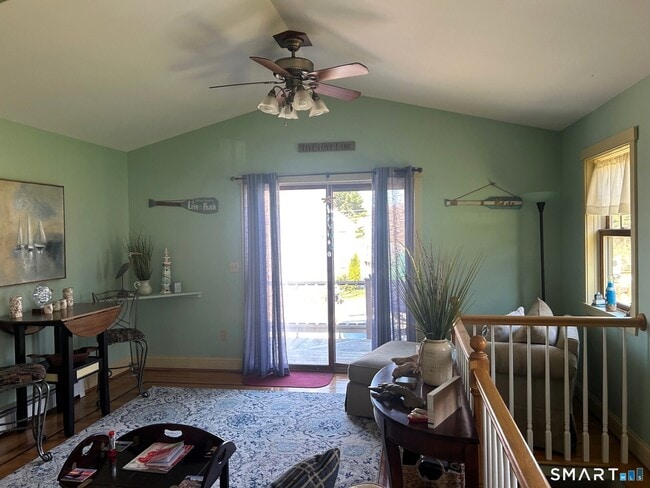 Building Photo - 332 Shore Dr