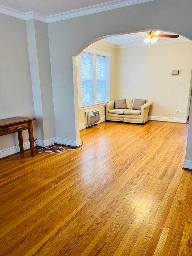 Primary Photo - 3455 N Normandy Ave