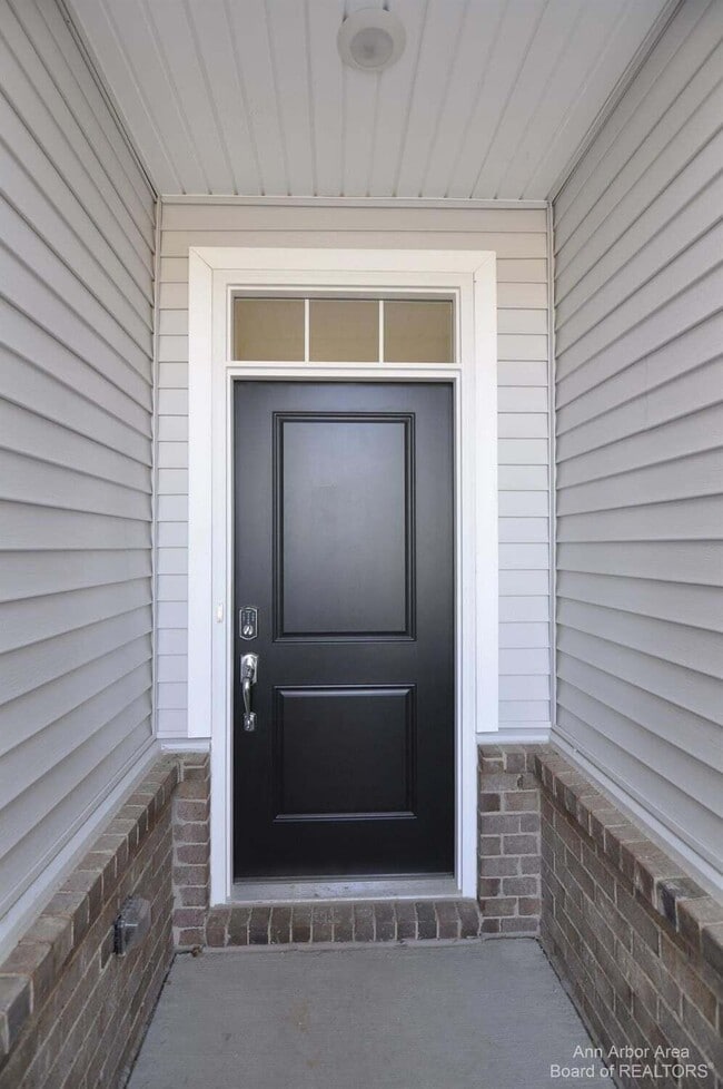 Building Photo - 1104 Salt Springs Dr