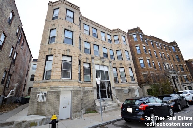 Building Photo - 199 Strathmore Rd