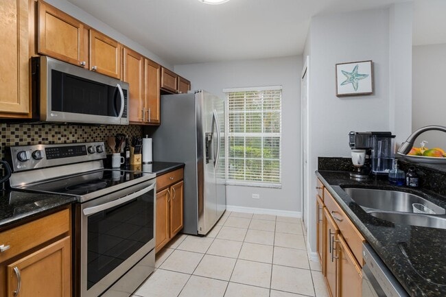 Building Photo - 9068 Gervais Cir