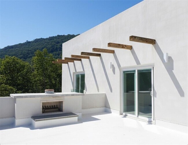 Foto del edificio - 966 Wauka Ridge Rd