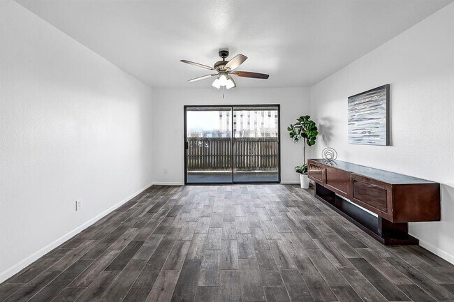 Building Photo - 8517 Hearth Dr