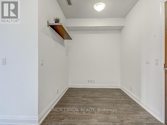 Photo du bâtiment - 7890 Bathurst St