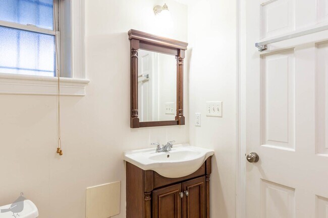 Foto del edificio - Updated 2BR and 2BA in Columbia Heights C!