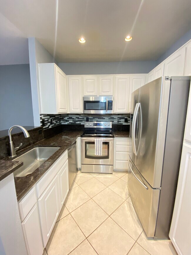 2020 Camino De La Reina Unit 118, San Diego, CA 92108 Condo for Rent