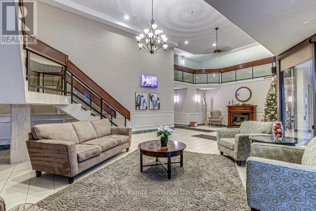 Building Photo - 363 Colborne St