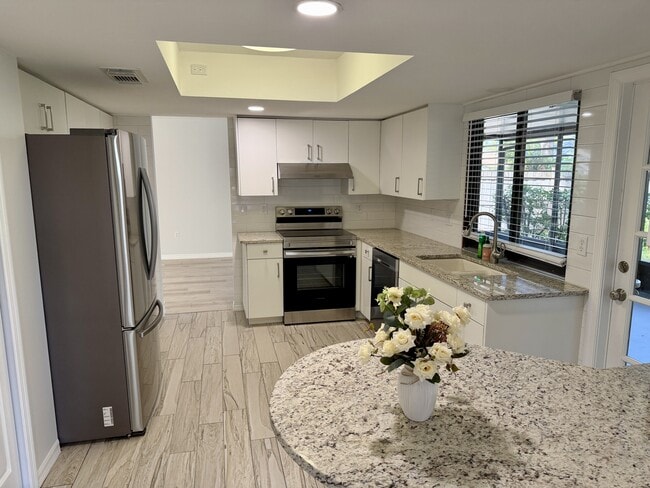 Photo - 8434 Cypress Lake Cir House