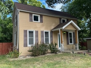 Building Photo - 210 S Lange Ave