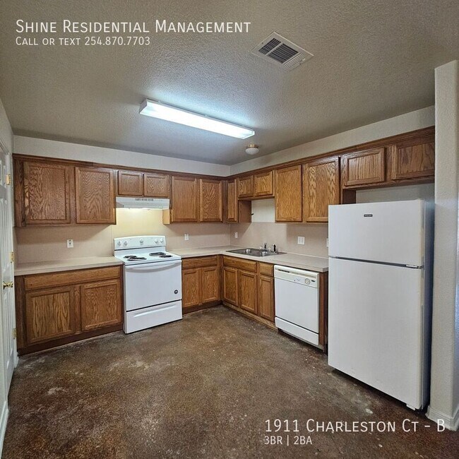 Foto del edificio - 1911 Charleston Ct