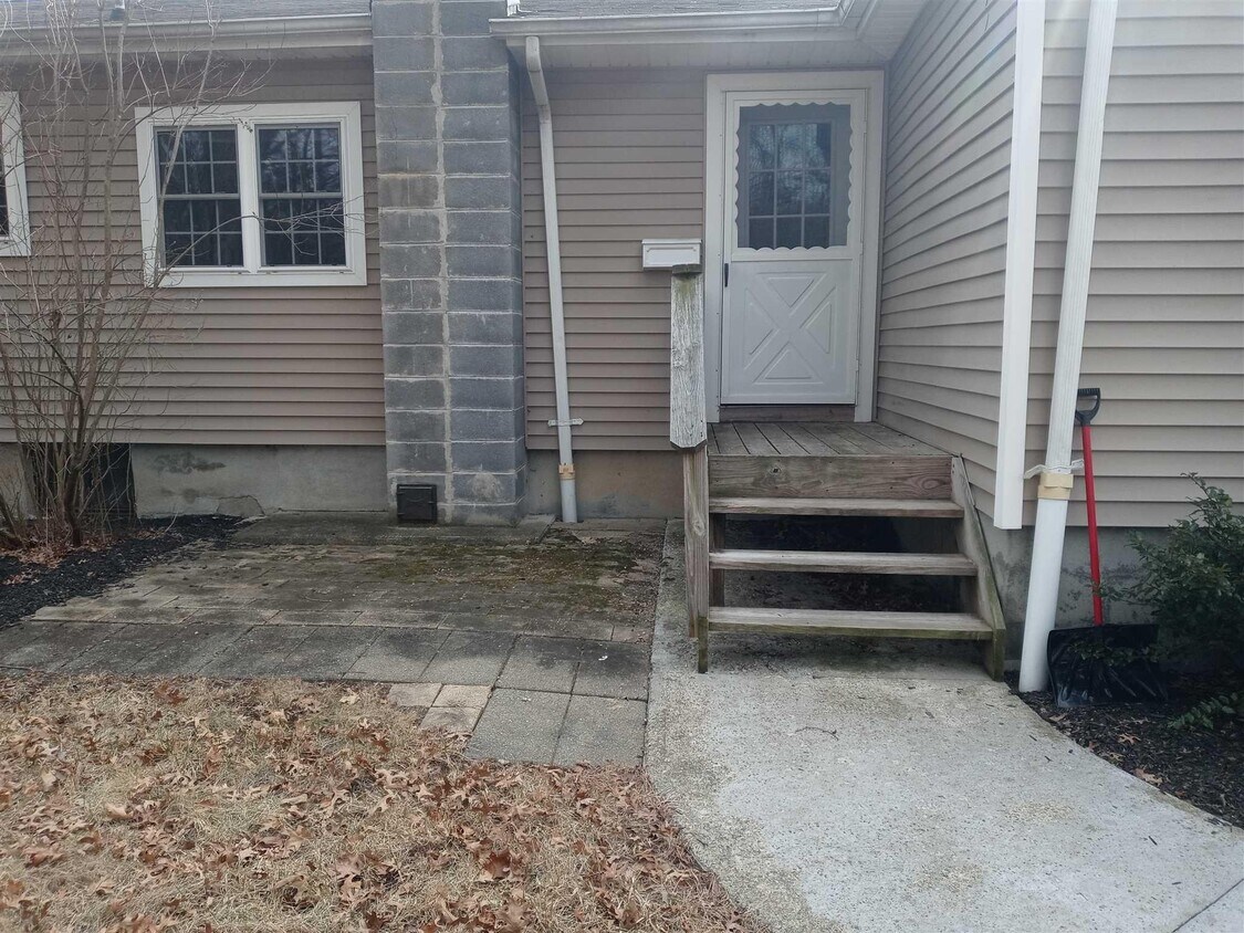 Foto principal - 179 Widmer Rd