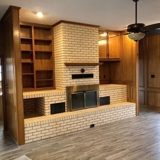 Foto del edificio - 6895 Cottage Hill Ln