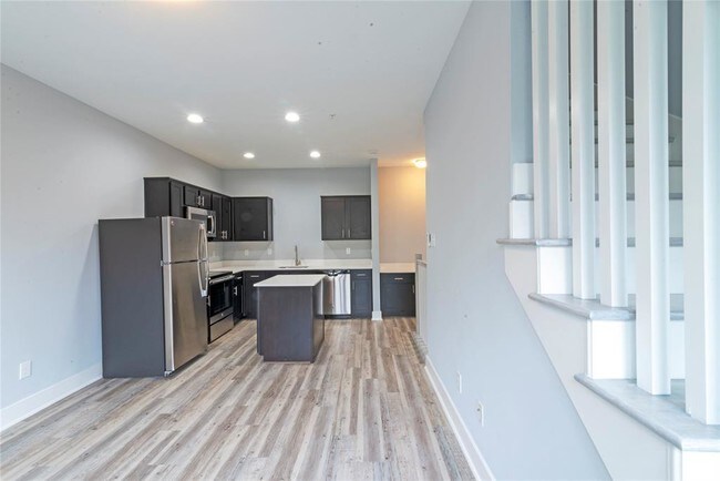 Foto del edificio - 715 W 13th St