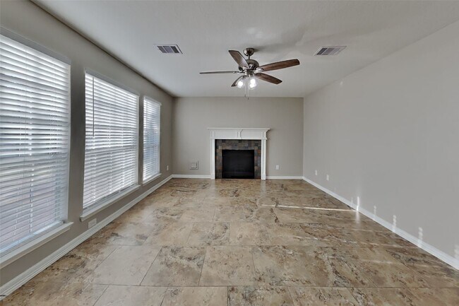 Foto del edificio - 24810 Butterwick Dr