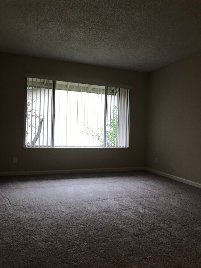 Foto del edificio - 1243 Morse Ave