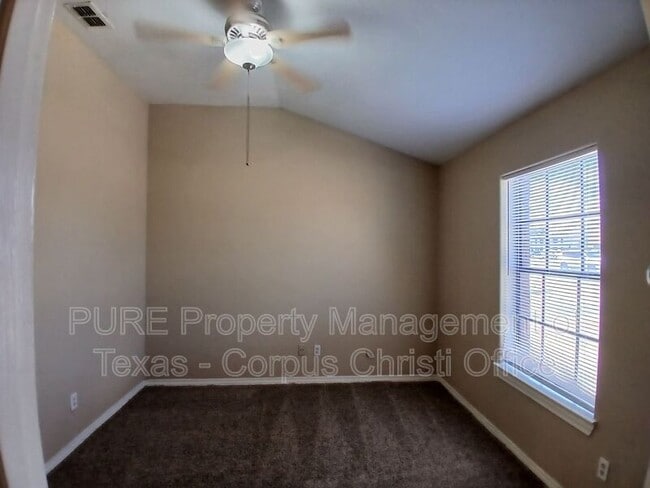 Building Photo - 1818 Rodd Field Rd
