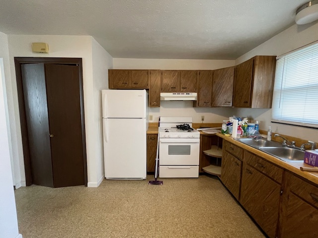 Building Photo - 601 Rizek Dr