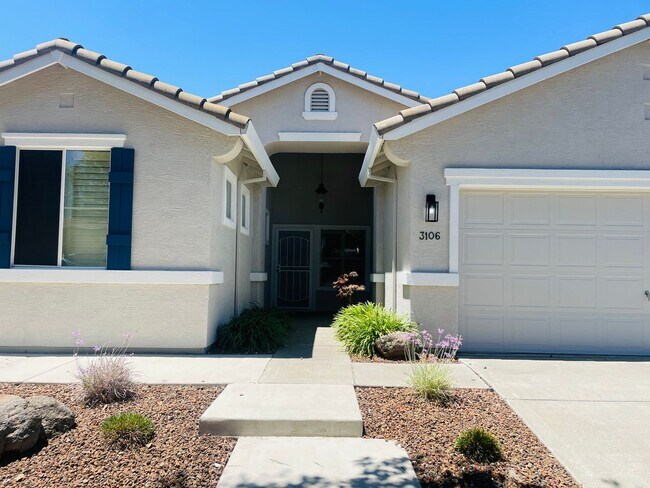 Foto del edificio - Gorgeous Single Story 3bed/2 bath in West Sac