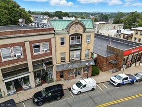 Building Photo - 409 Main St